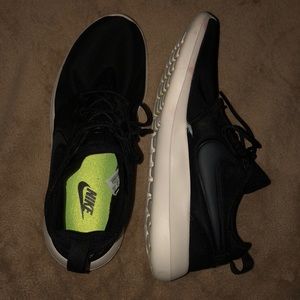 Nike Women’s Roshe Two